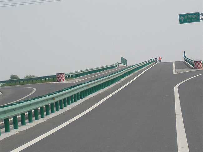 山西高速公路护栏的材质与规格
